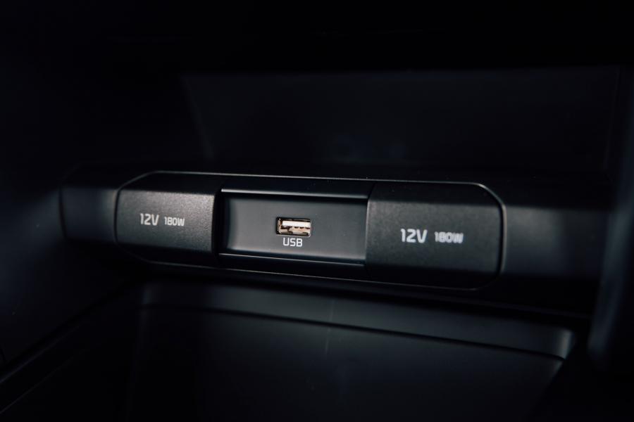 Детали интерьера Kia XCeed 1.0 T-GDi 2019 года  (UK) (фото 81 из 91)